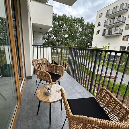 Apartment Nova Ochota, Tennis Court, Train & Bus Nearby