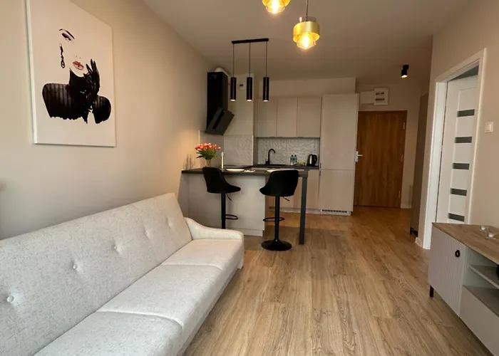 Nova Ochota, Tennis Court, Train & Bus Nearby Apartment *