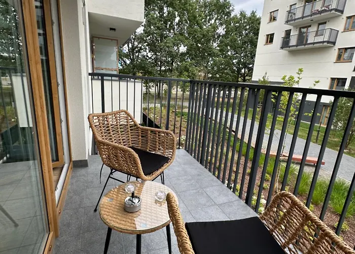 Apartment Nova Ochota, Tennis Court, Train & Bus Nearby