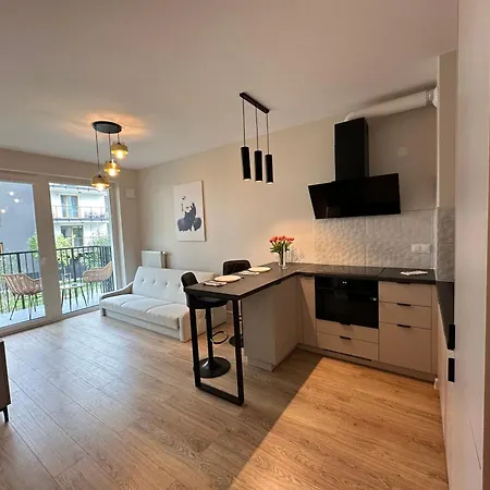 Nova Ochota, Tennis Court, Train & Bus Nearby Lejlighed Warszawa